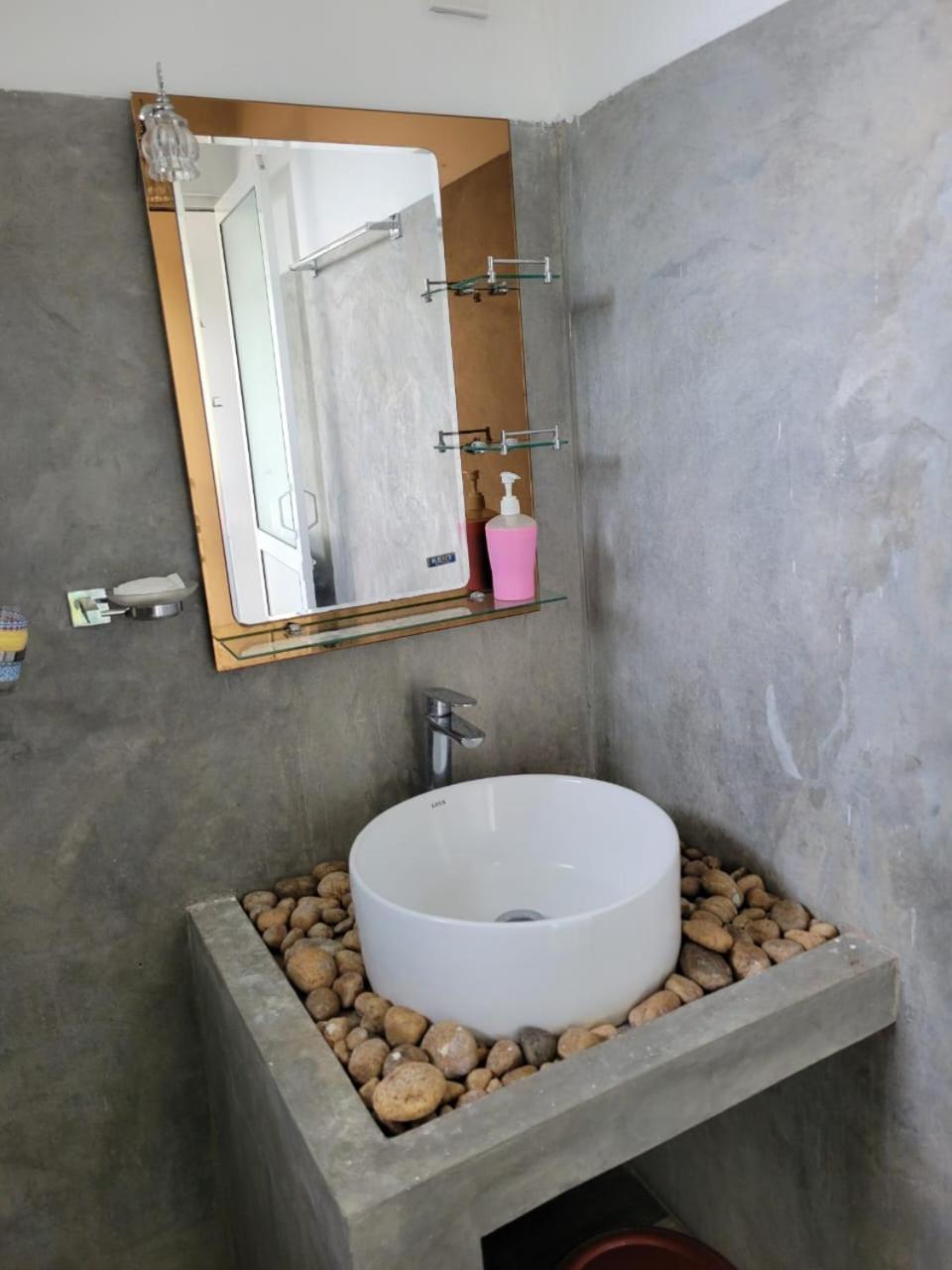 T-More Hotel & Hostel Ела Екстериор снимка