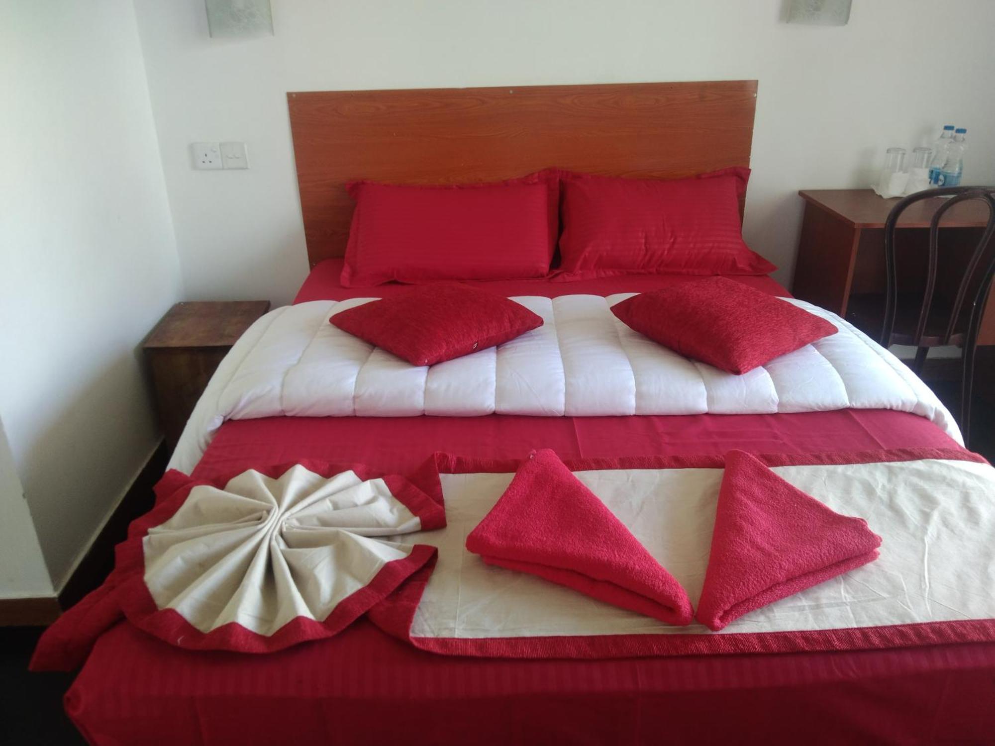 T-More Hotel & Hostel Ела Екстериор снимка